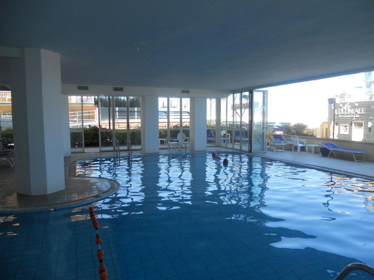 Hotel Negresco Cattolica Luaran gambar