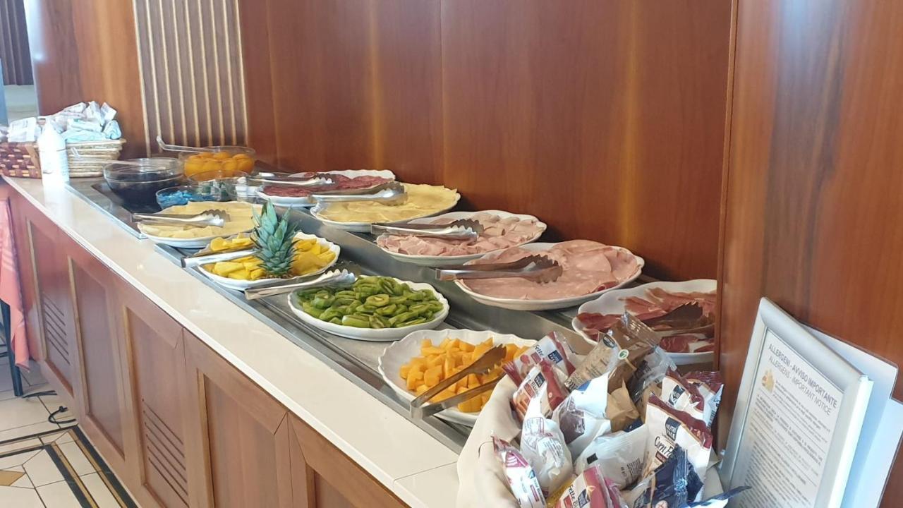 Hotel Negresco Cattolica Luaran gambar