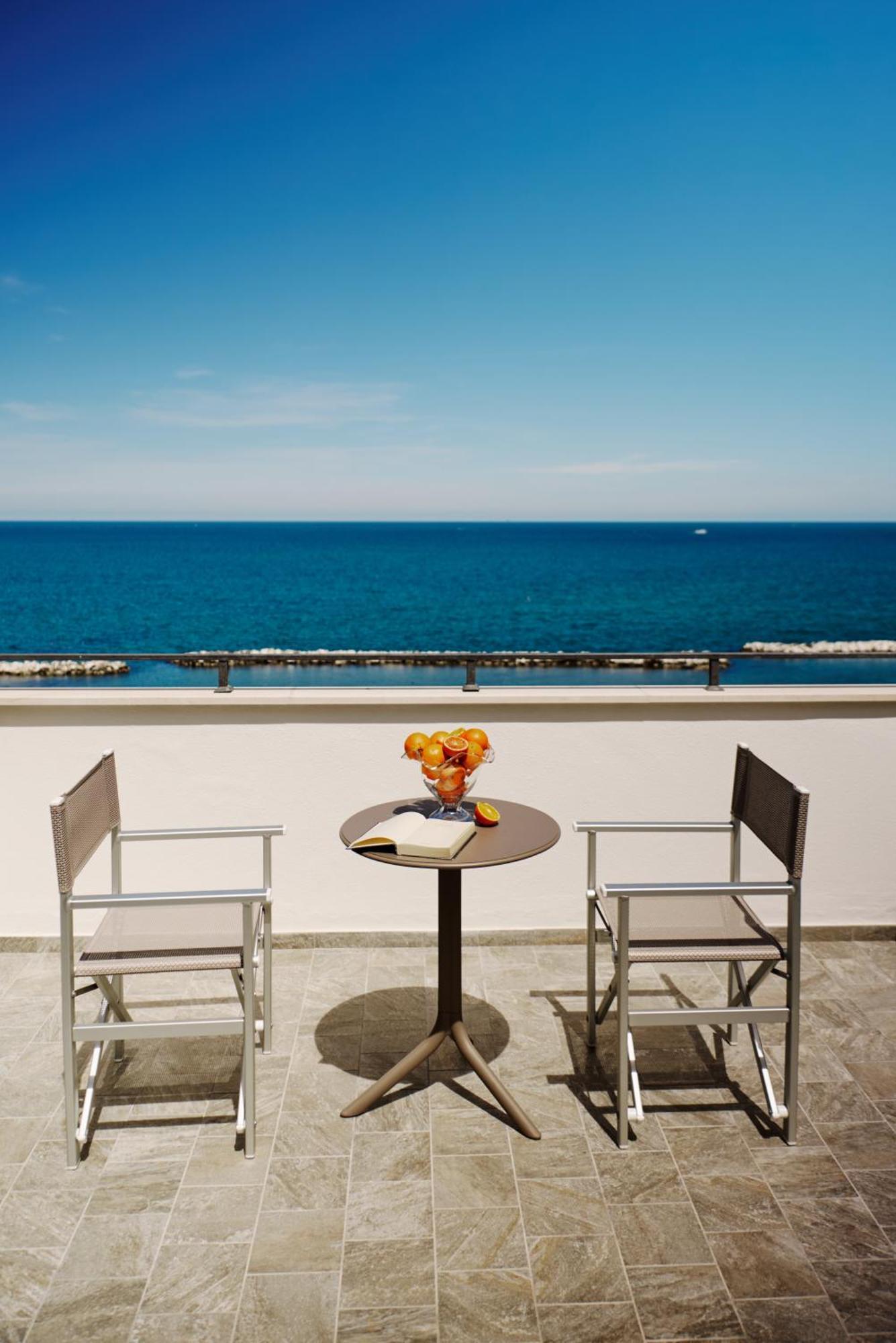 Hotel Negresco Cattolica Luaran gambar