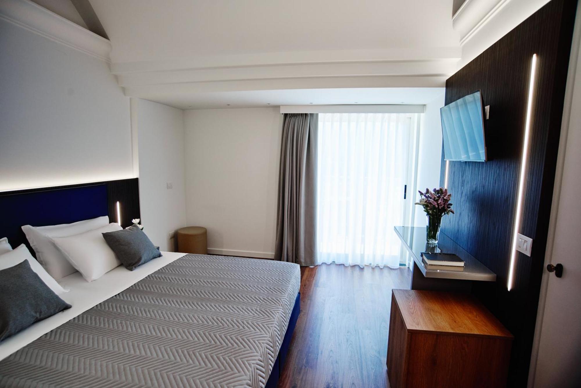 Hotel Negresco Cattolica Luaran gambar