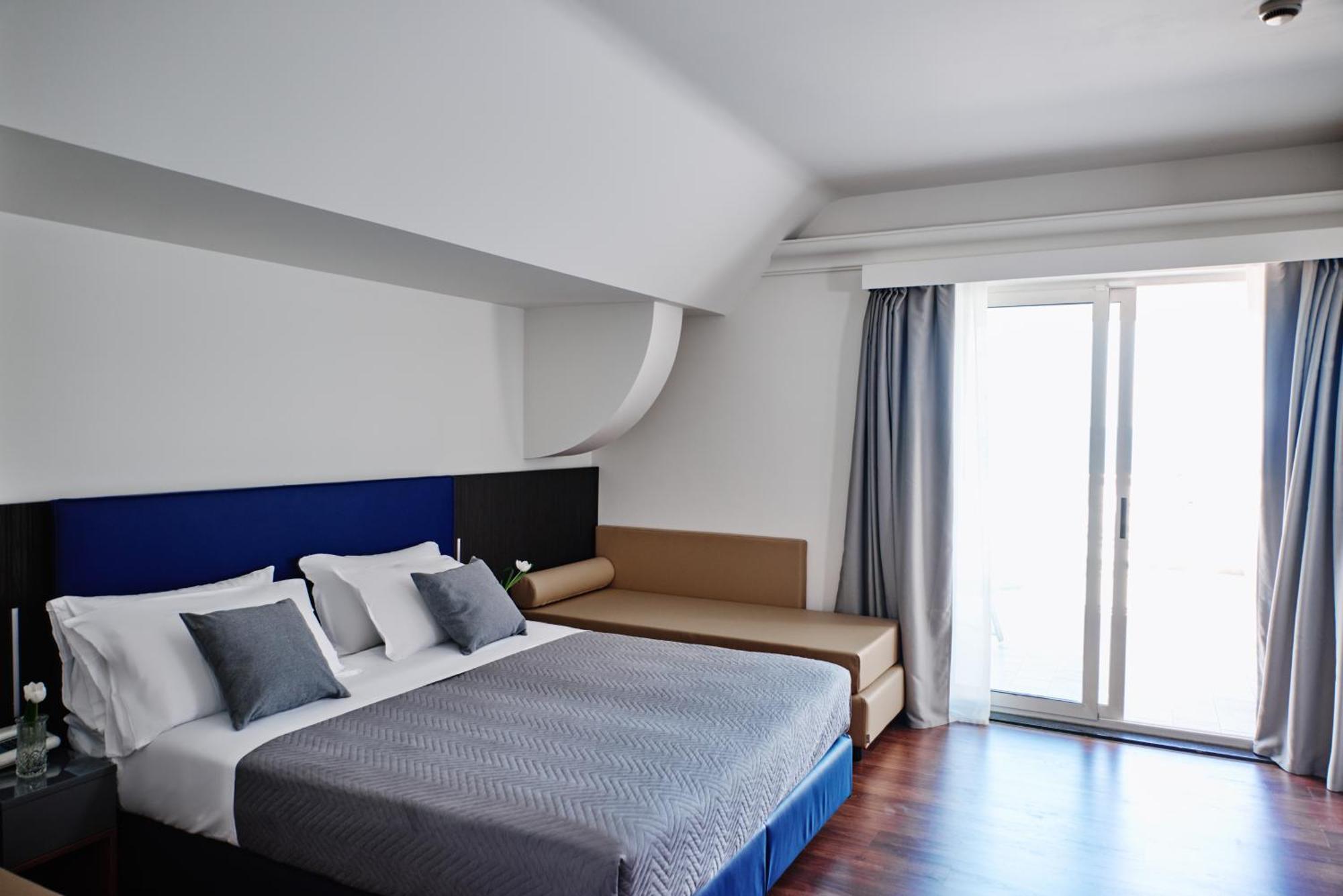 Hotel Negresco Cattolica Luaran gambar
