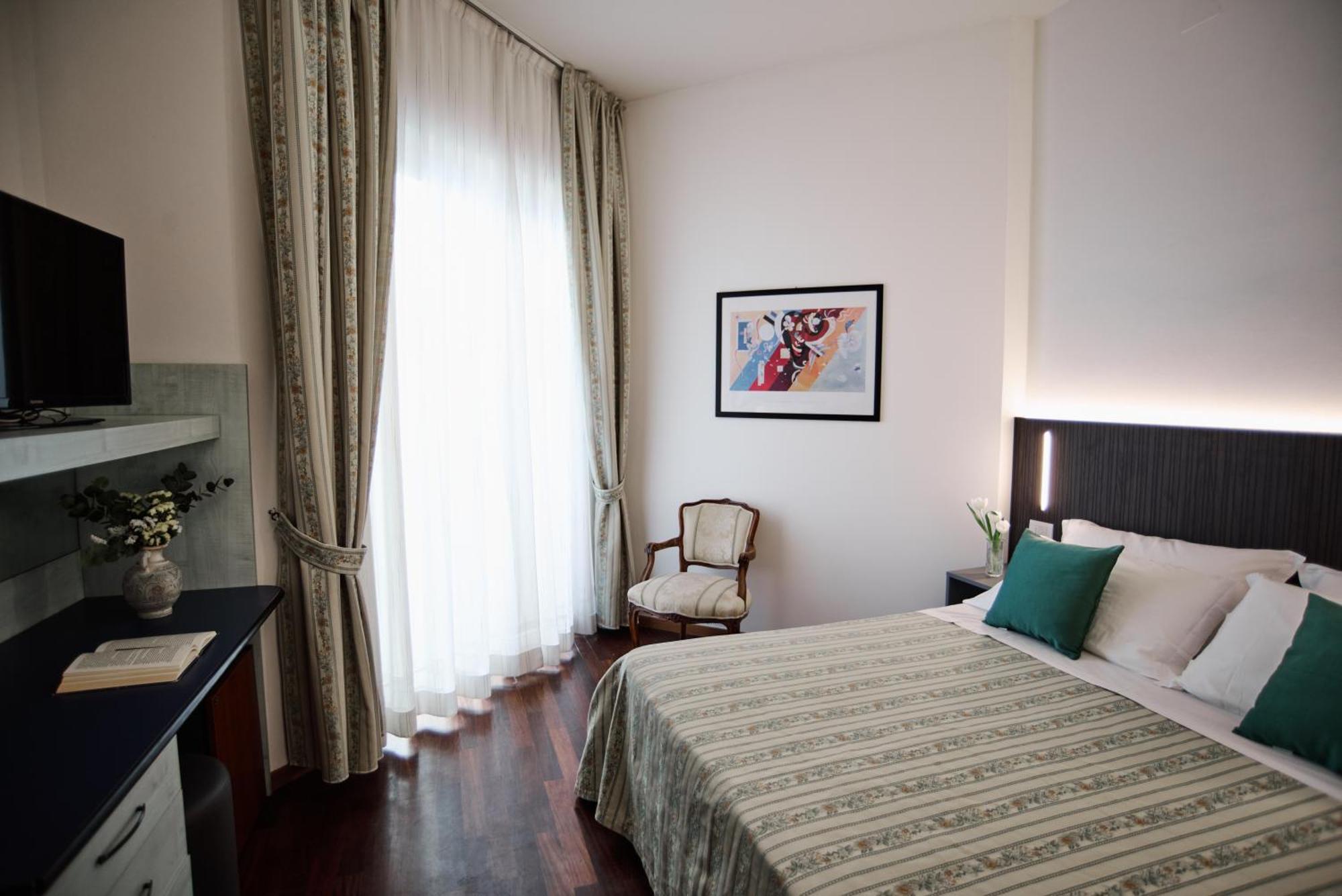 Hotel Negresco Cattolica Luaran gambar