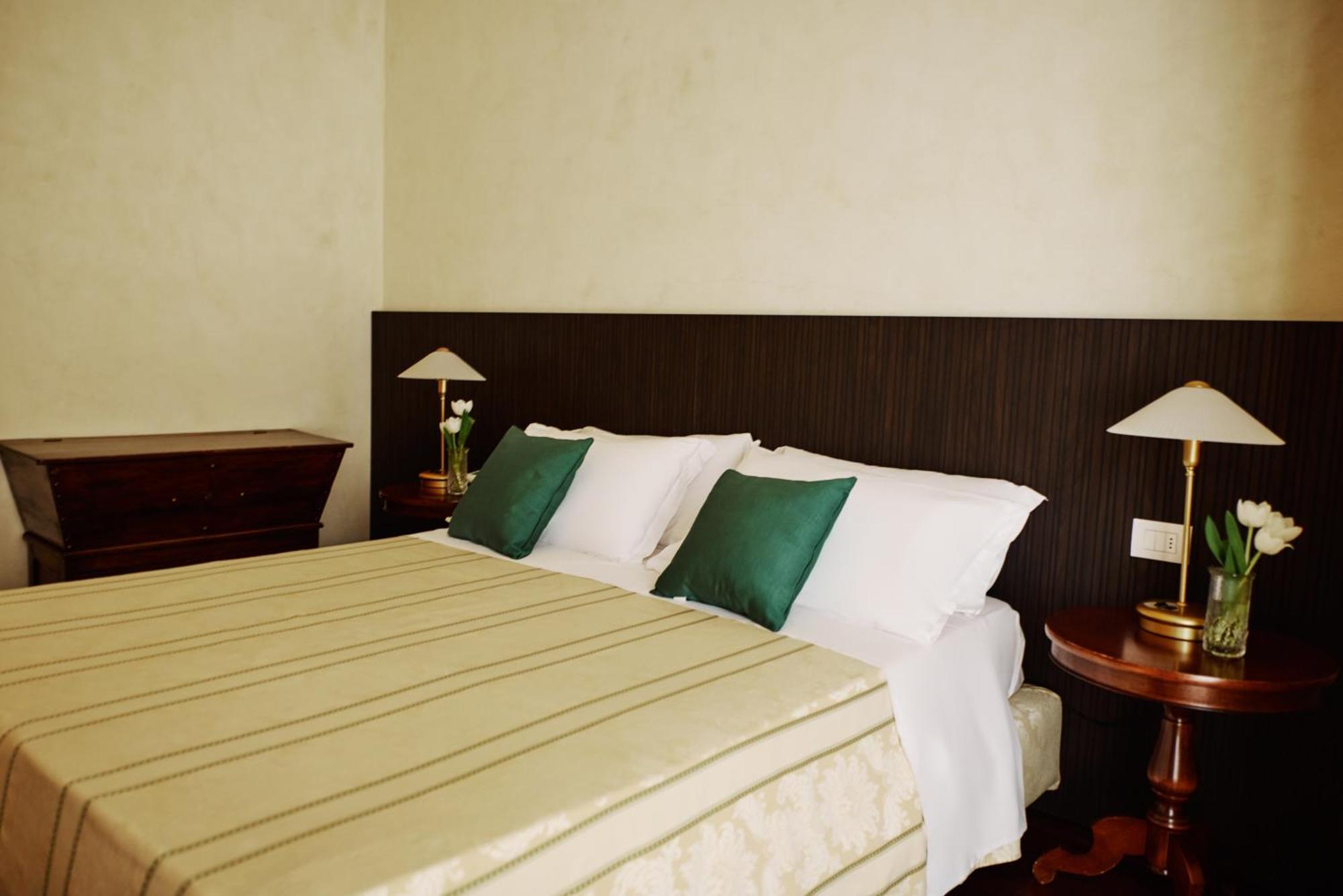 Hotel Negresco Cattolica Luaran gambar
